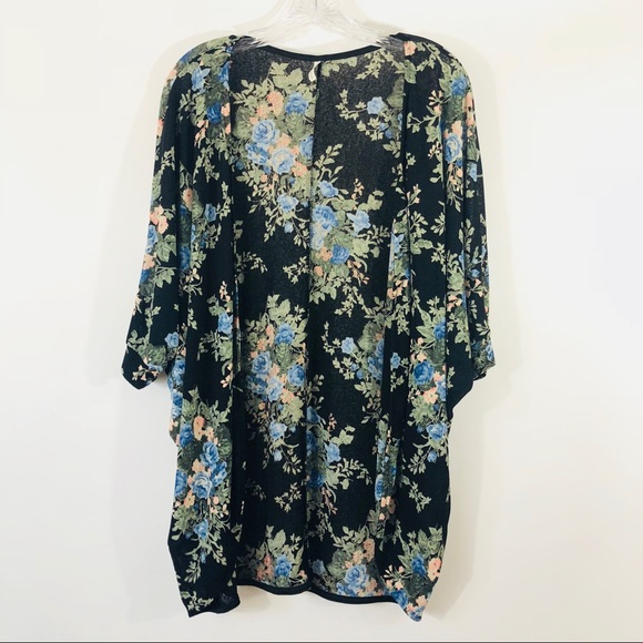 Sage Other - Sage | Black floral print kimono